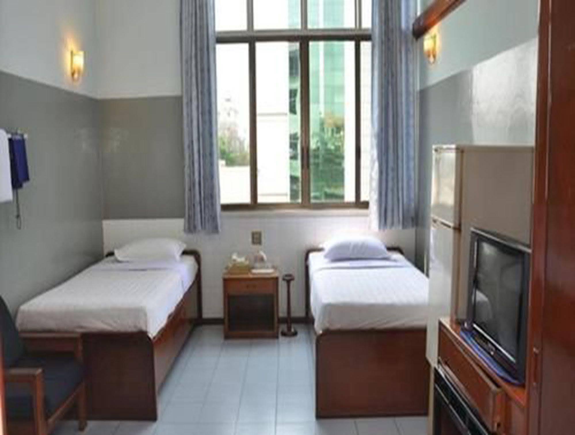 Fortune Hotel Mandalay Exteriör bild