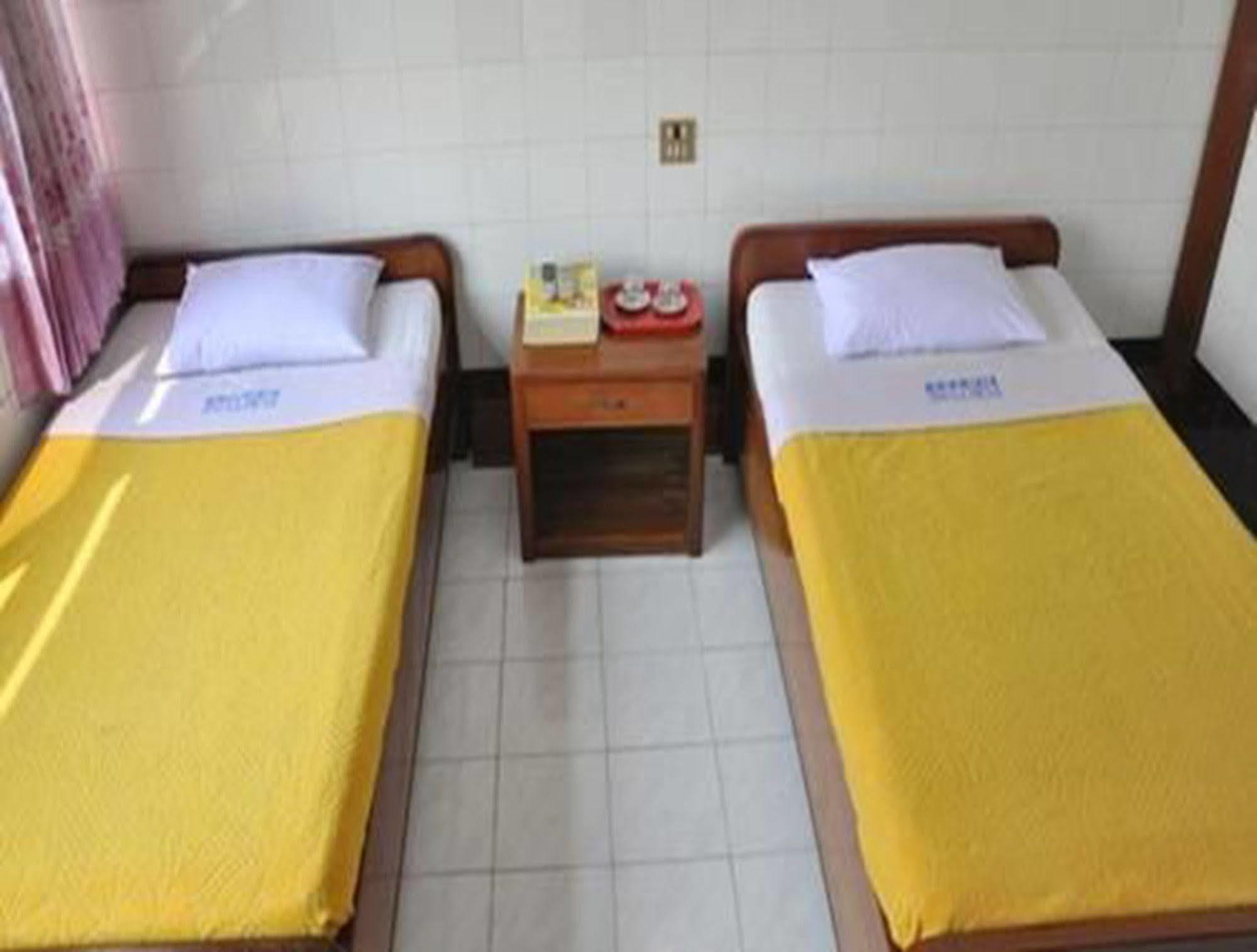 Fortune Hotel Mandalay Exteriör bild